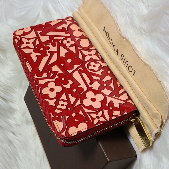 Louis Vuitton Handbags - 💯Authentic Louis Vuitton Wallet Limited Edition 🍀